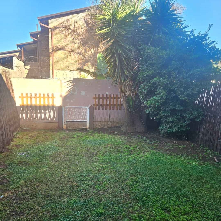 2 Bedroom Property for Sale in Brackenhurst Gauteng