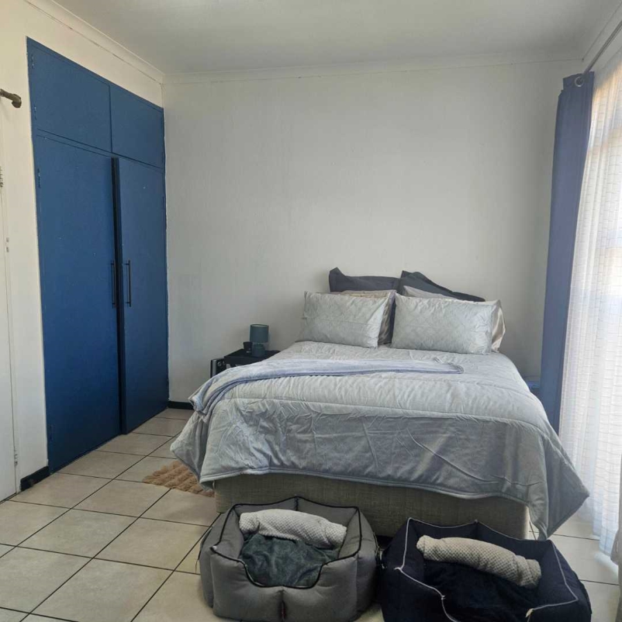 2 Bedroom Property for Sale in Brackenhurst Gauteng