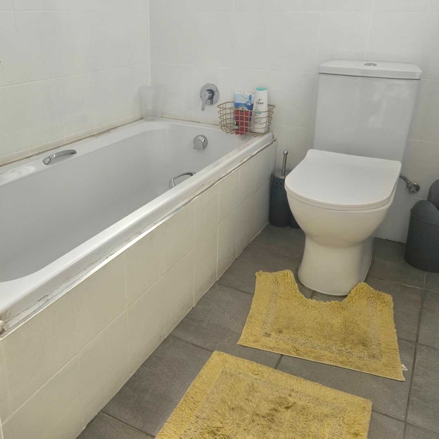 2 Bedroom Property for Sale in Brackenhurst Gauteng