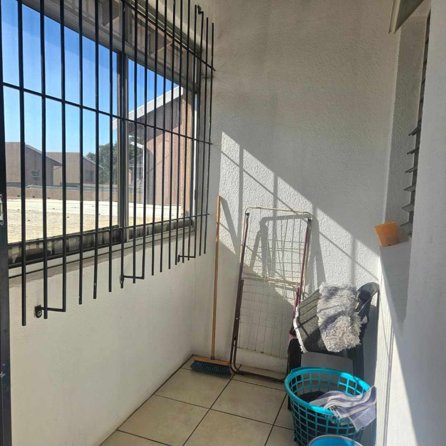 2 Bedroom Property for Sale in Brackenhurst Gauteng
