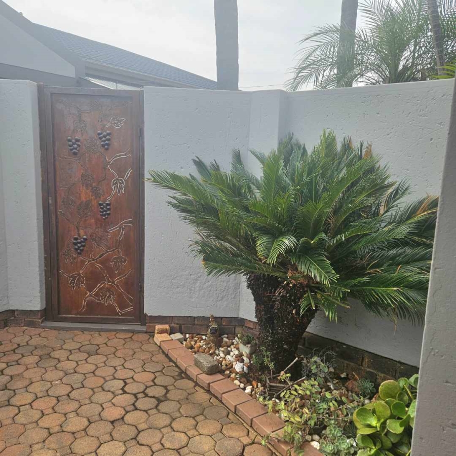 2 Bedroom Property for Sale in New Redruth Gauteng