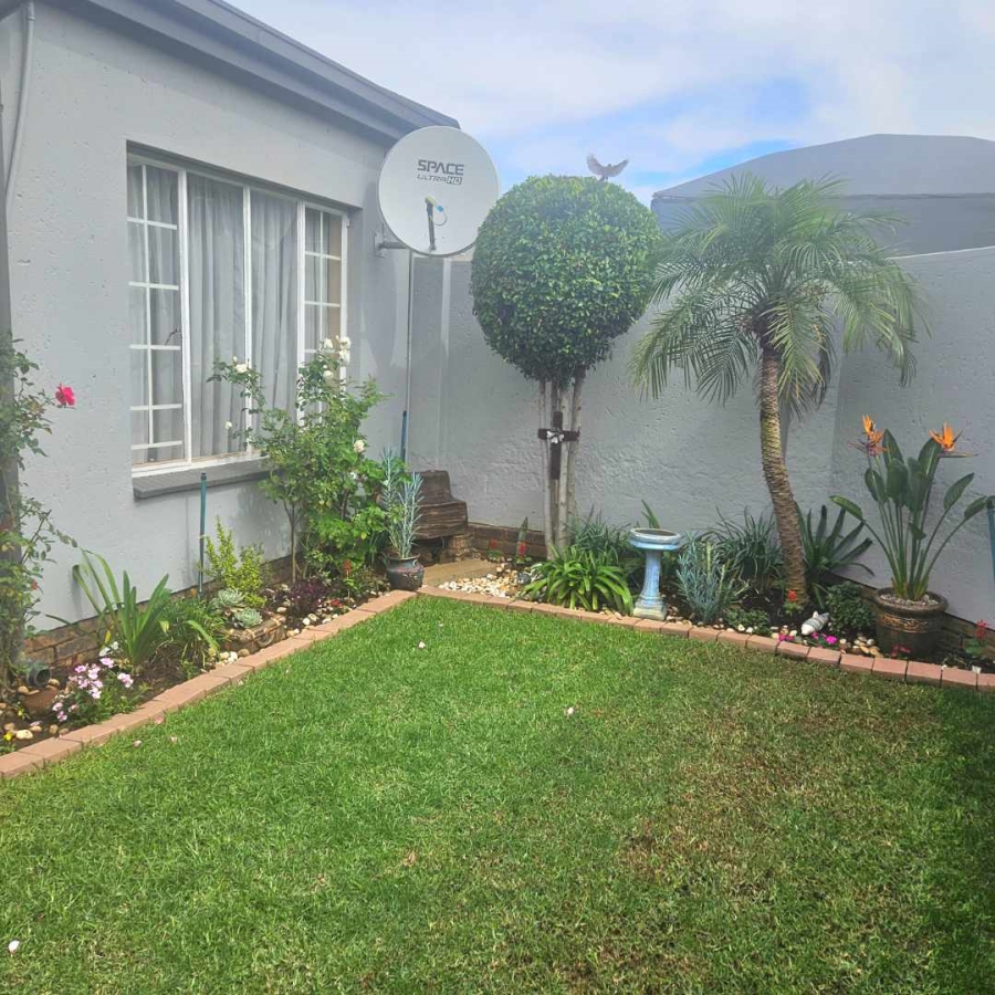 2 Bedroom Property for Sale in New Redruth Gauteng