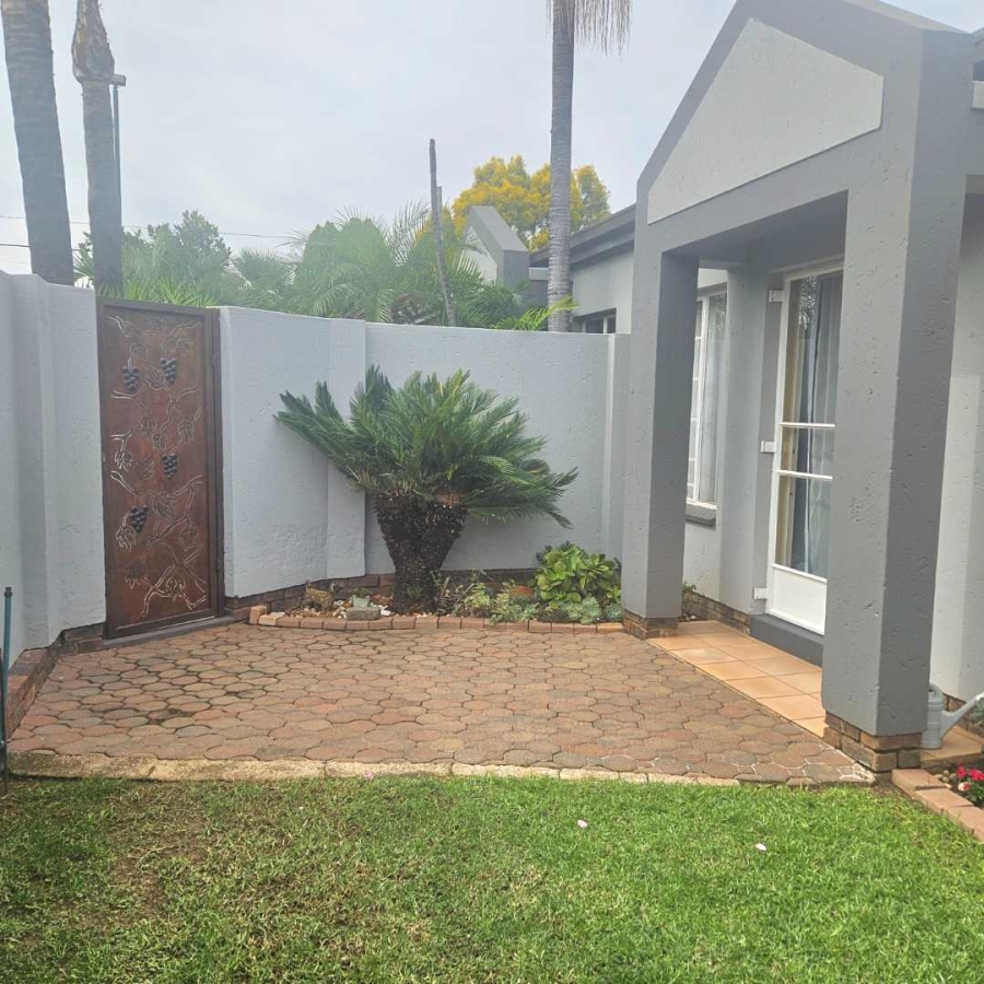 2 Bedroom Property for Sale in New Redruth Gauteng
