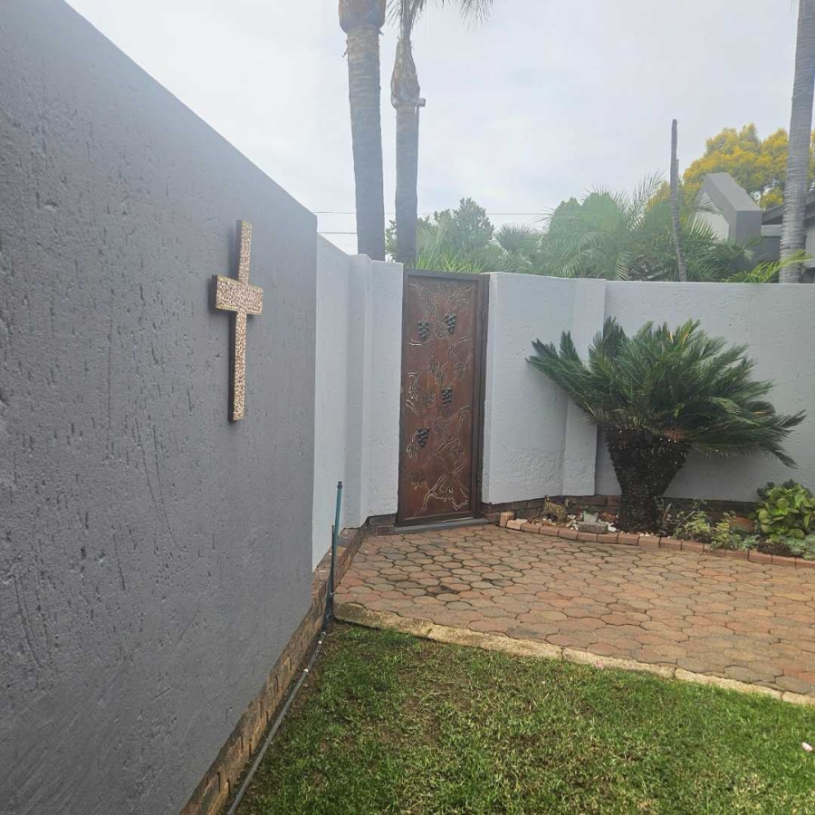 2 Bedroom Property for Sale in New Redruth Gauteng