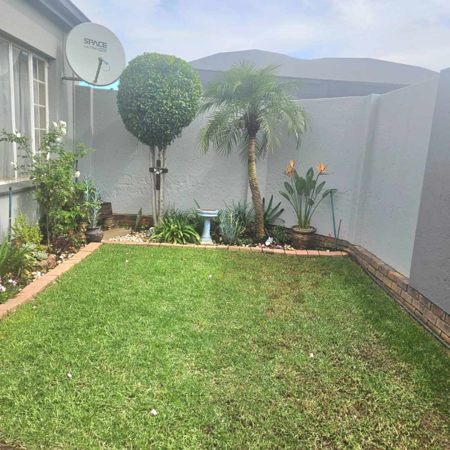 2 Bedroom Property for Sale in New Redruth Gauteng