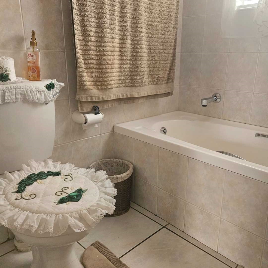 2 Bedroom Property for Sale in New Redruth Gauteng