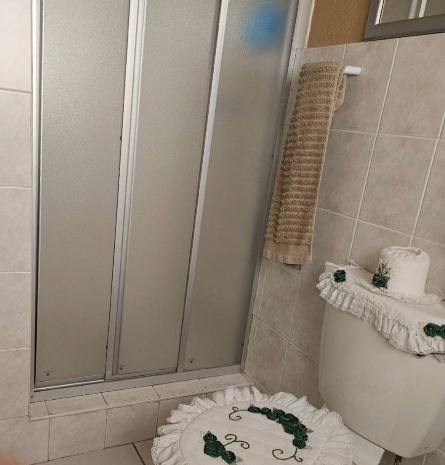 2 Bedroom Property for Sale in New Redruth Gauteng