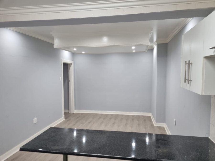 To Let 1 Bedroom Property for Rent in Orange Grove Gauteng