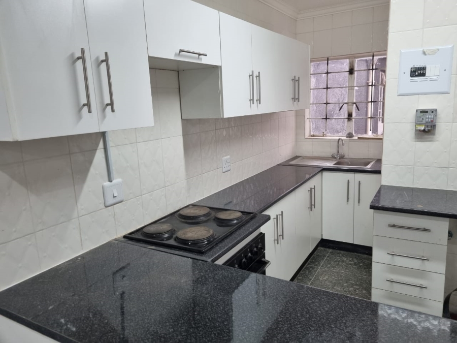 To Let 1 Bedroom Property for Rent in Orange Grove Gauteng