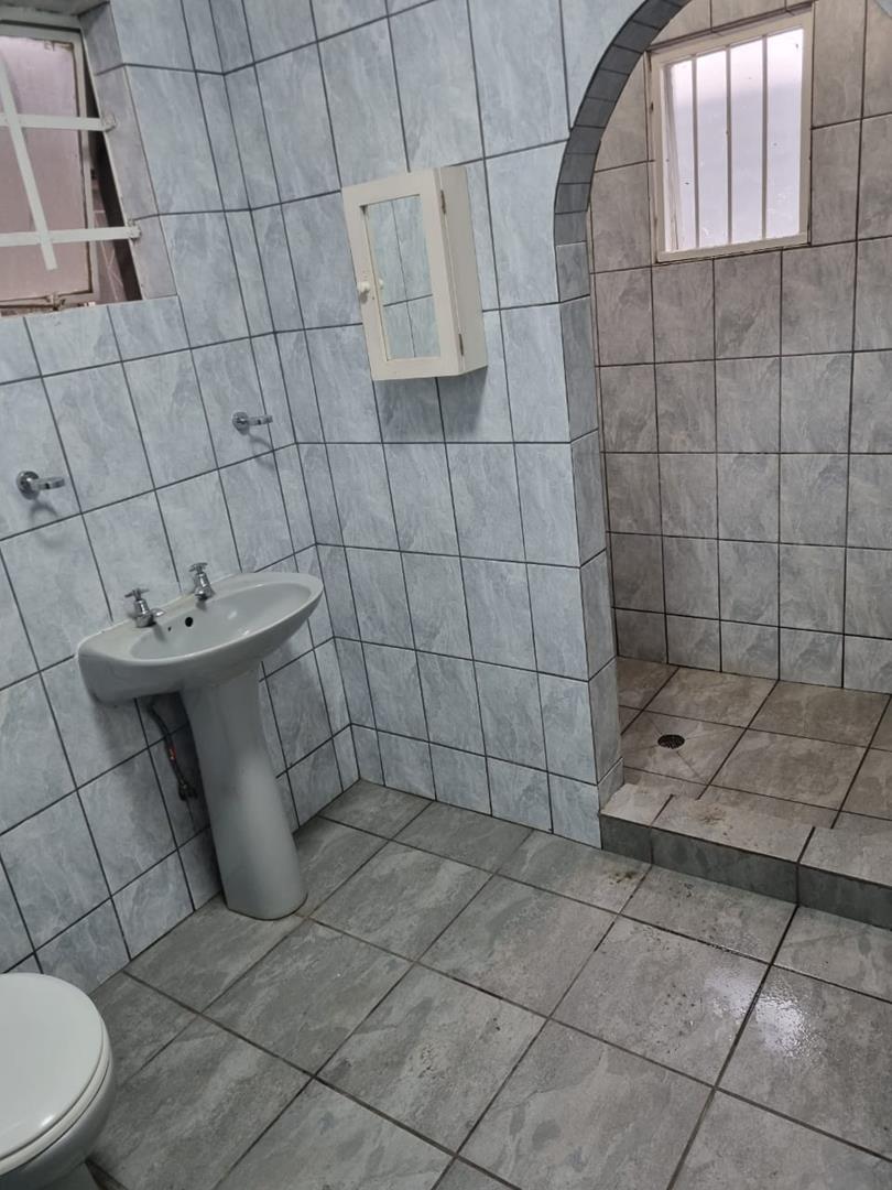 To Let 1 Bedroom Property for Rent in Orange Grove Gauteng