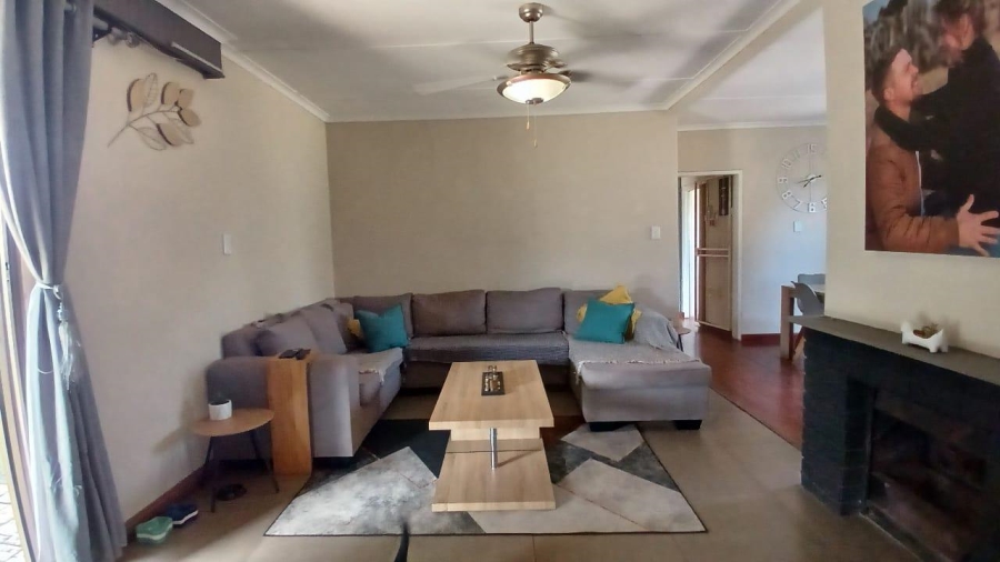 3 Bedroom Property for Sale in Bonaero Park Gauteng