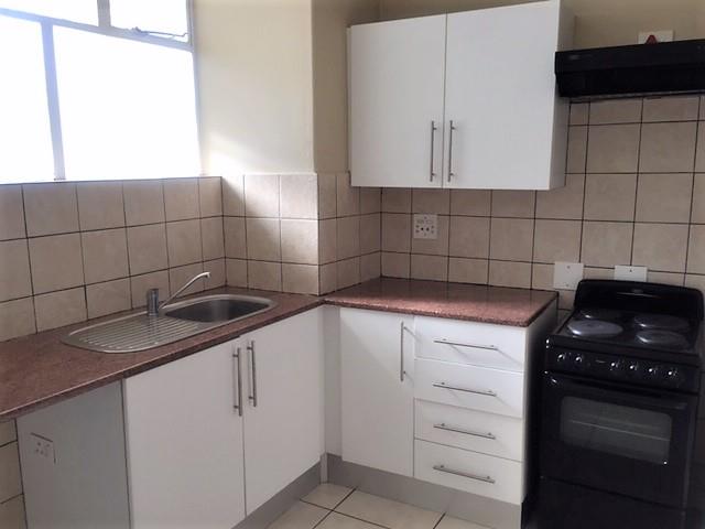 To Let 1 Bedroom Property for Rent in Illovo Gauteng