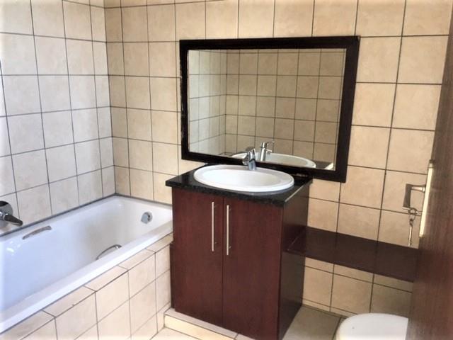 To Let 1 Bedroom Property for Rent in Illovo Gauteng