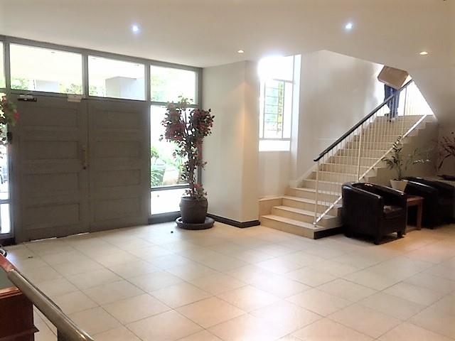To Let 1 Bedroom Property for Rent in Illovo Gauteng