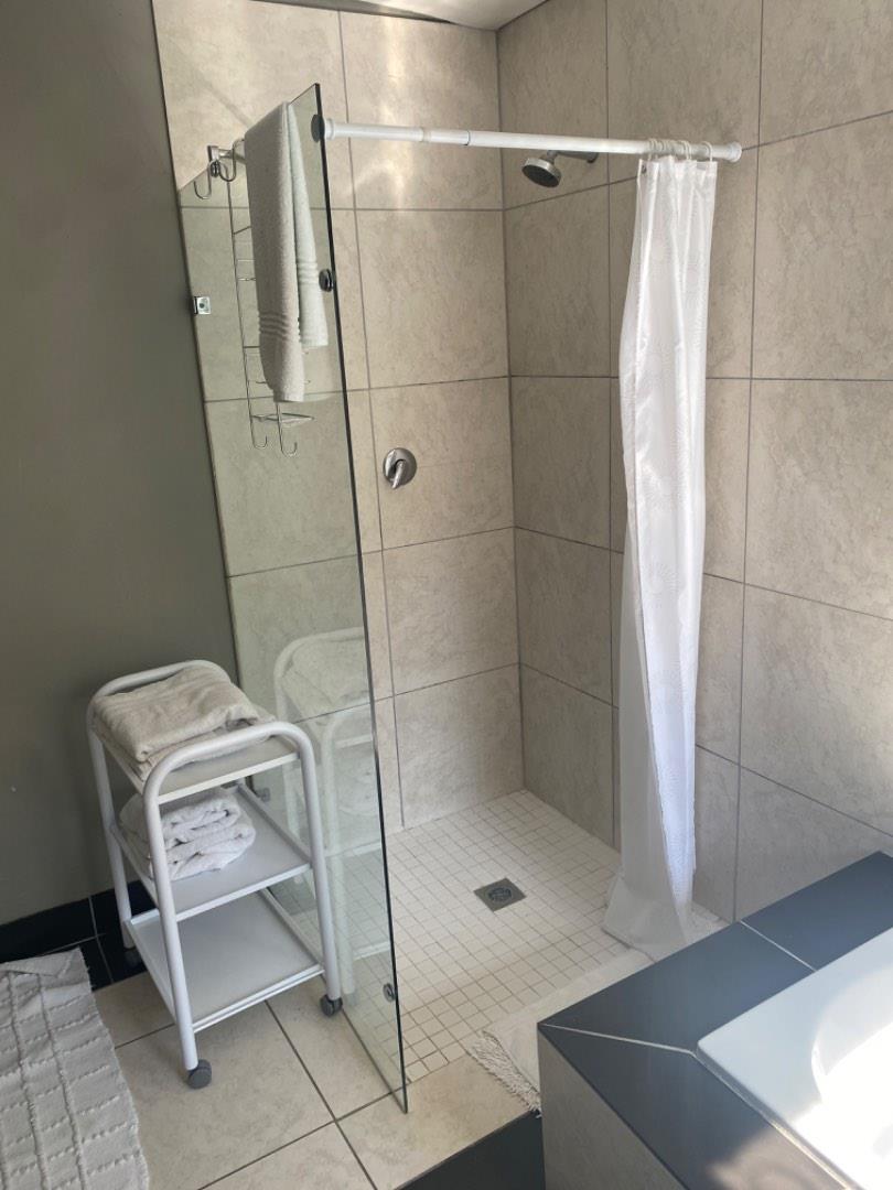 To Let 1 Bedroom Property for Rent in Craighall Park Gauteng