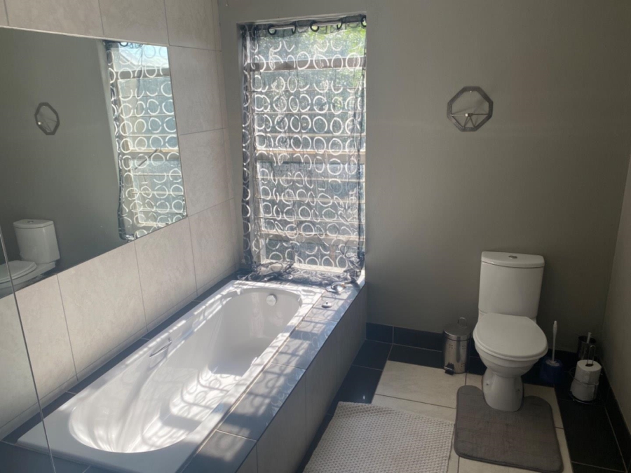 To Let 1 Bedroom Property for Rent in Craighall Park Gauteng