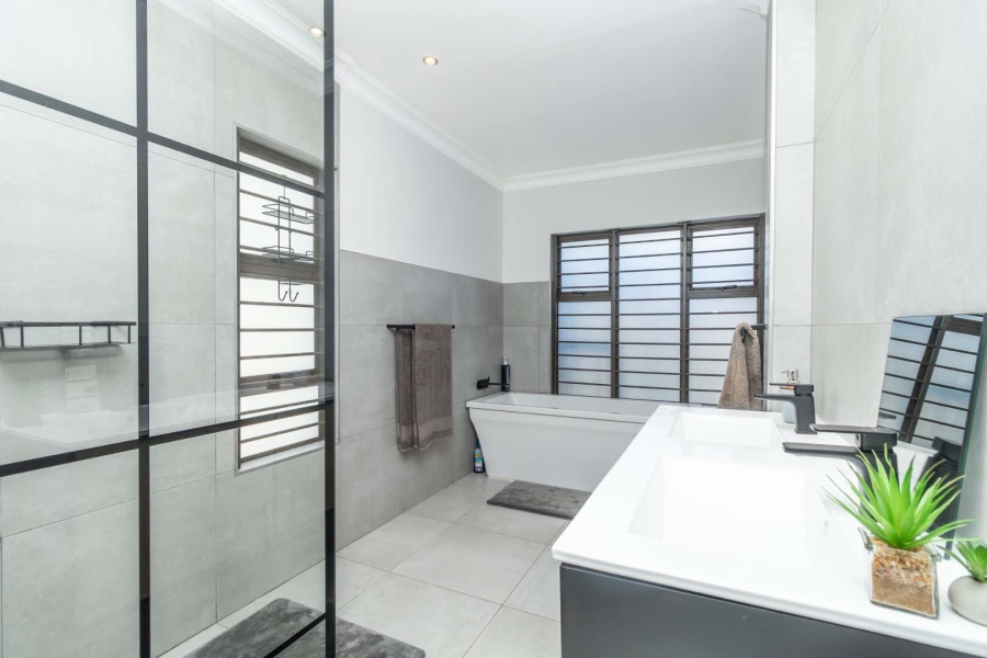 3 Bedroom Property for Sale in Sunninghill Gauteng