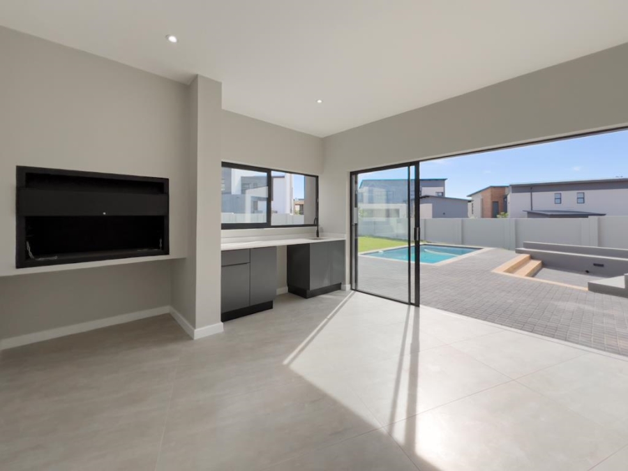 4 Bedroom Property for Sale in Midstream Heights Gauteng