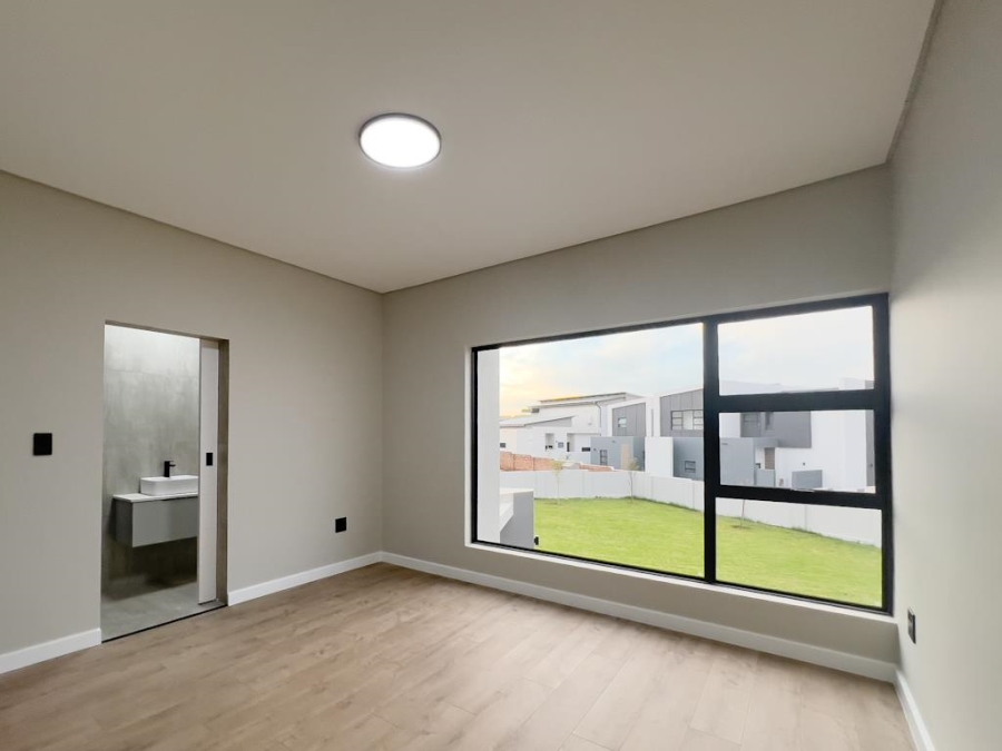 4 Bedroom Property for Sale in Midstream Heights Gauteng