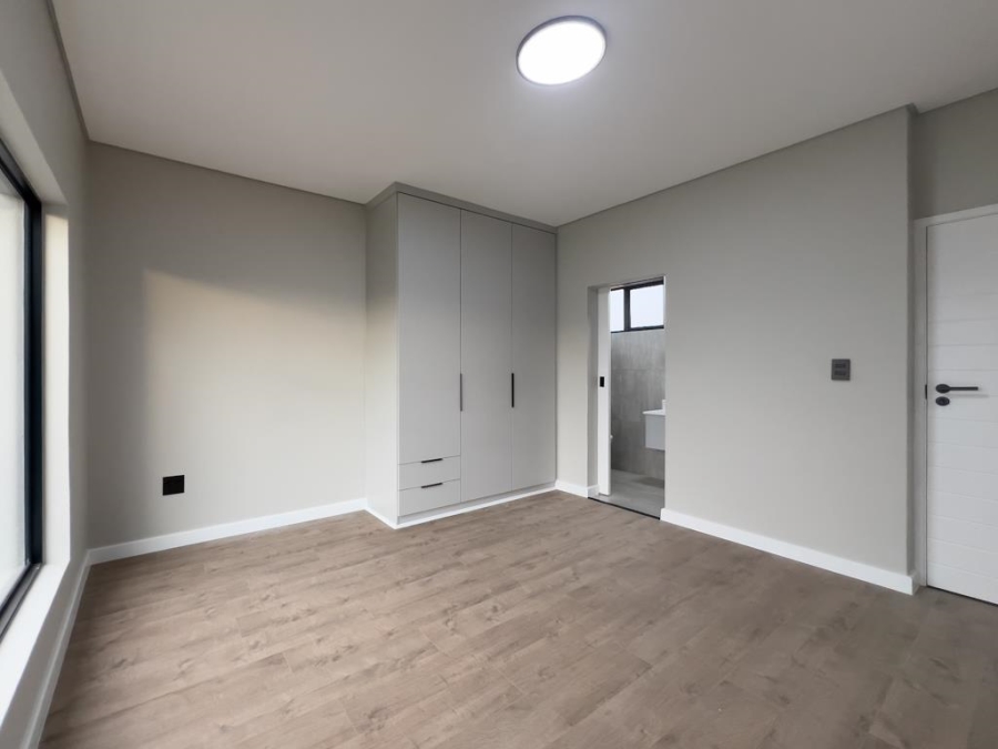 4 Bedroom Property for Sale in Midstream Heights Gauteng