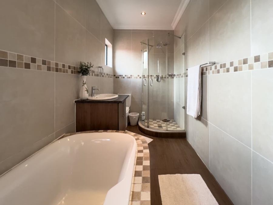 3 Bedroom Property for Sale in Candlewoods Country Estate Gauteng