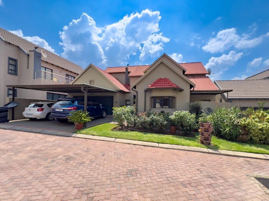 3 Bedroom Property for Sale in Candlewoods Country Estate Gauteng