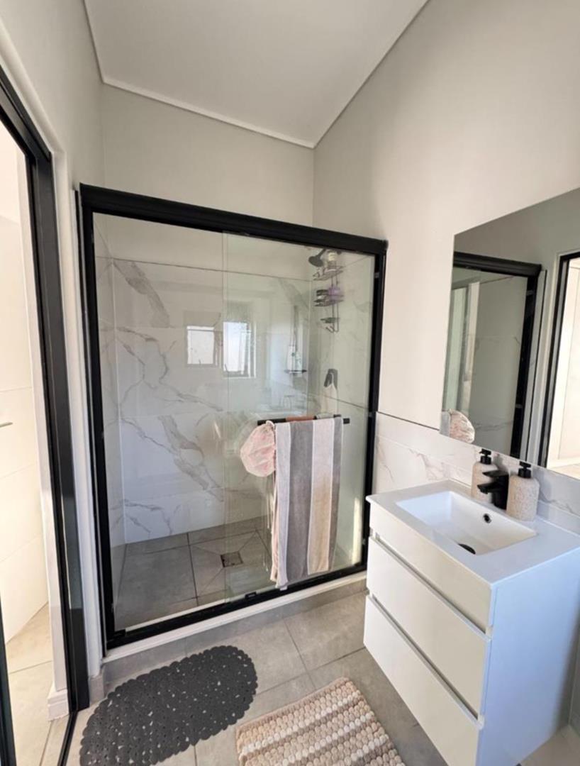 1 Bedroom Property for Sale in Waterfall Gauteng