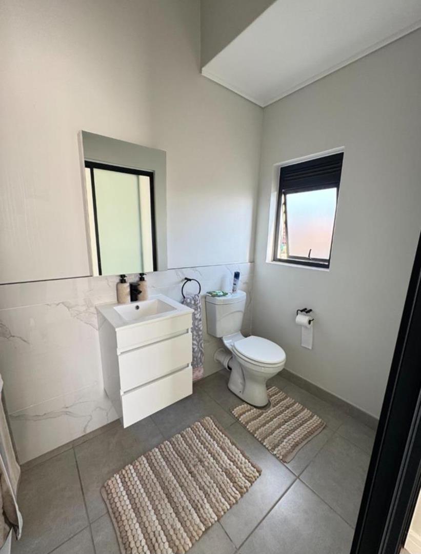 1 Bedroom Property for Sale in Waterfall Gauteng