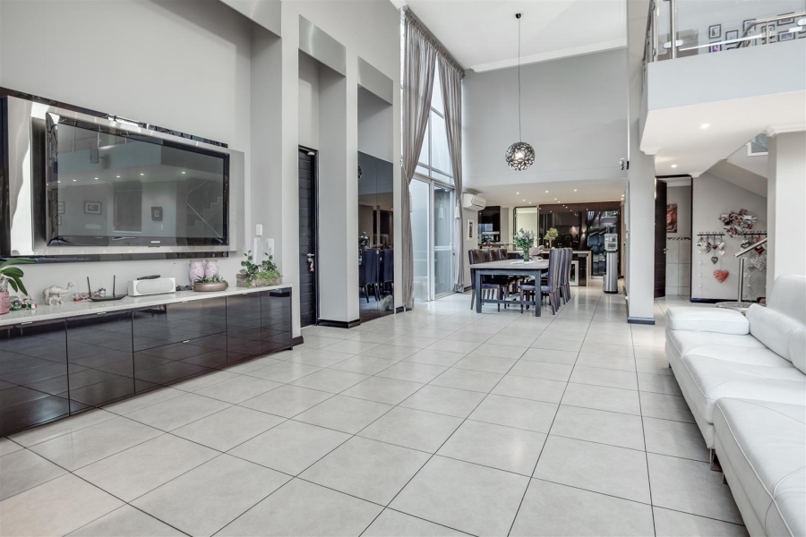 8 Bedroom Property for Sale in Kyalami Gauteng