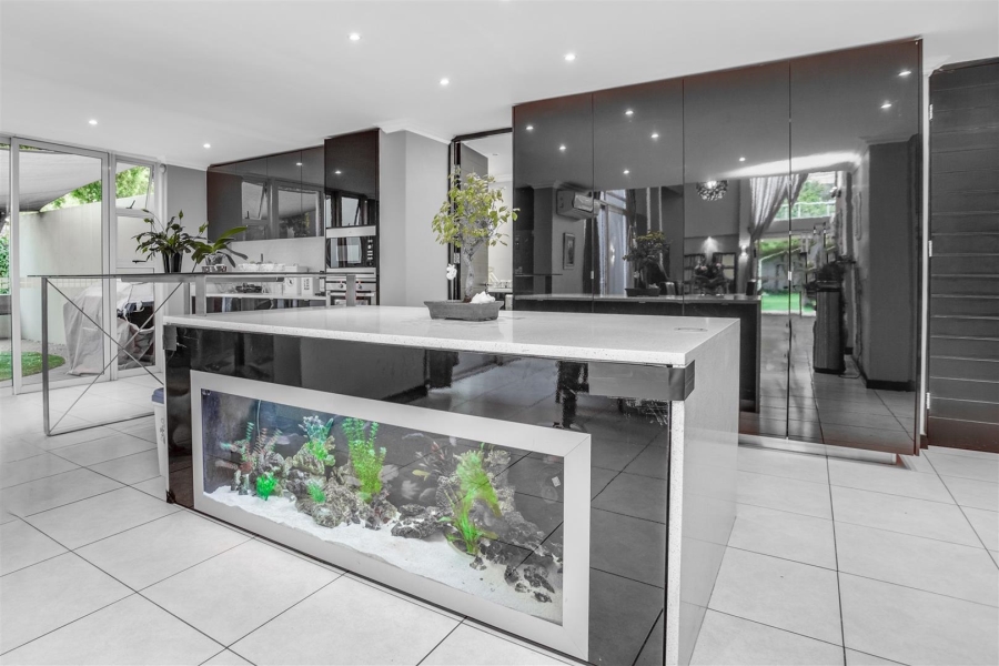 8 Bedroom Property for Sale in Kyalami Gauteng