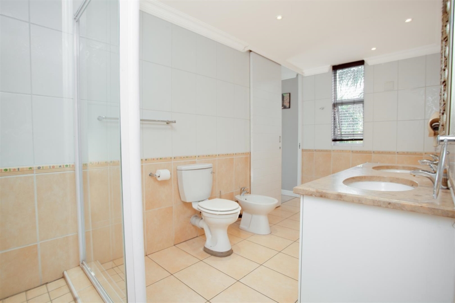 8 Bedroom Property for Sale in Kyalami Gauteng