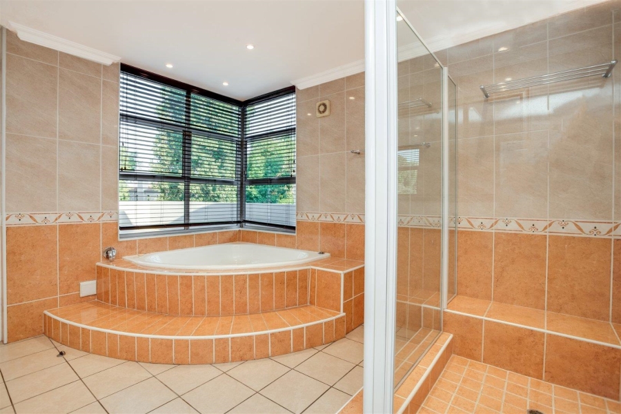 8 Bedroom Property for Sale in Kyalami Gauteng