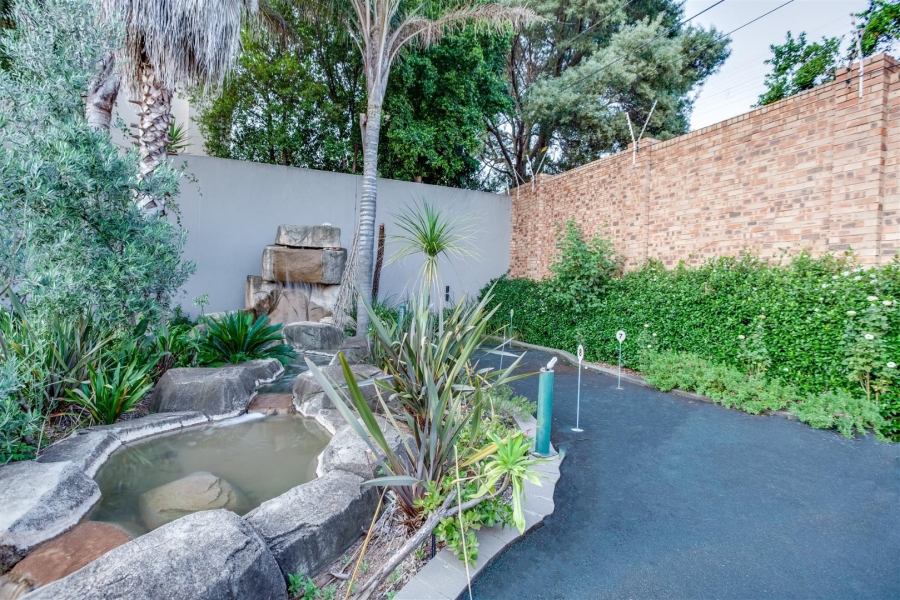 8 Bedroom Property for Sale in Kyalami Gauteng
