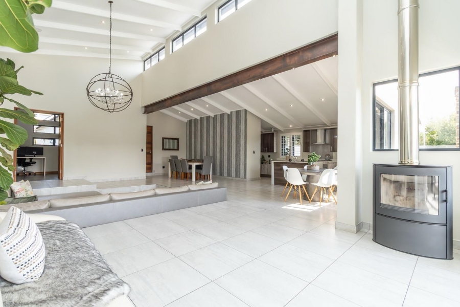 4 Bedroom Property for Sale in Helderfontein Estate Gauteng