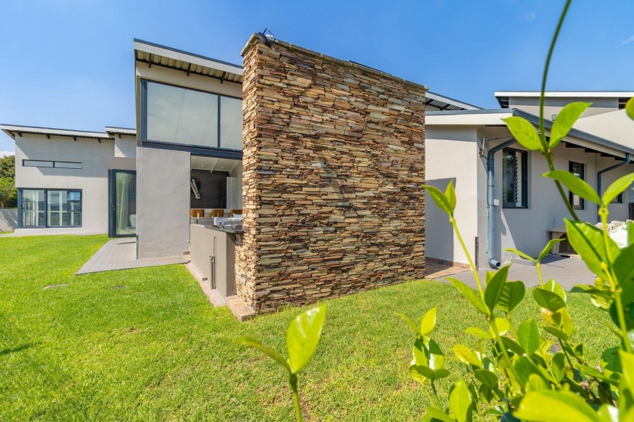 4 Bedroom Property for Sale in Helderfontein Estate Gauteng