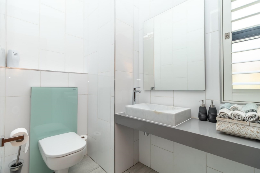 4 Bedroom Property for Sale in Helderfontein Estate Gauteng