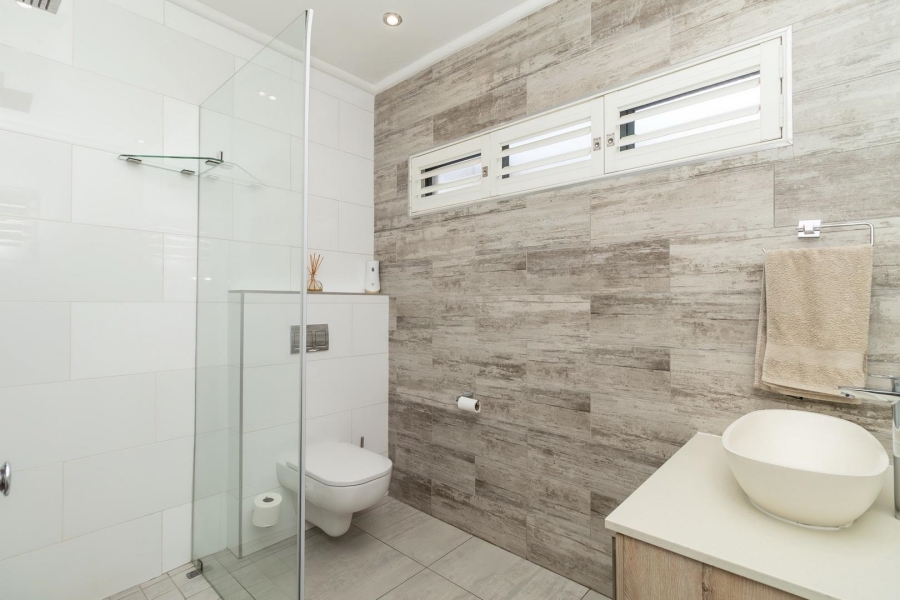 4 Bedroom Property for Sale in Helderfontein Estate Gauteng
