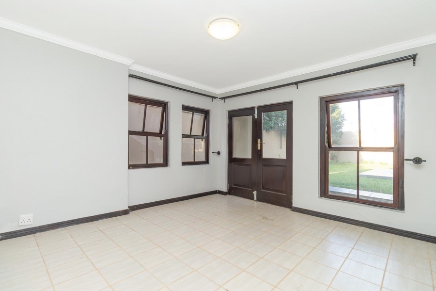 5 Bedroom Property for Sale in Kyalami Estates Gauteng