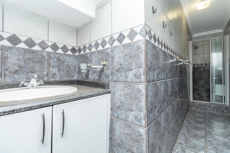 5 Bedroom Property for Sale in Kyalami Estates Gauteng