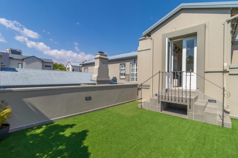 4 Bedroom Property for Sale in Waterfall Country Estate Gauteng