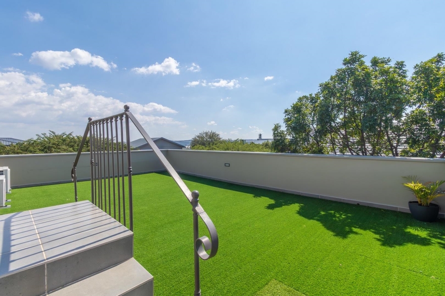4 Bedroom Property for Sale in Waterfall Country Estate Gauteng