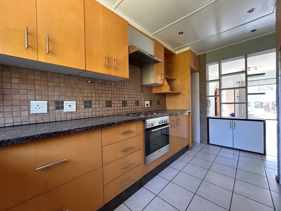 2 Bedroom Property for Sale in Bassonia Gauteng