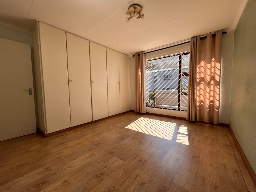 2 Bedroom Property for Sale in Bassonia Gauteng