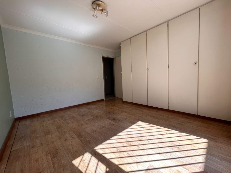 2 Bedroom Property for Sale in Bassonia Gauteng