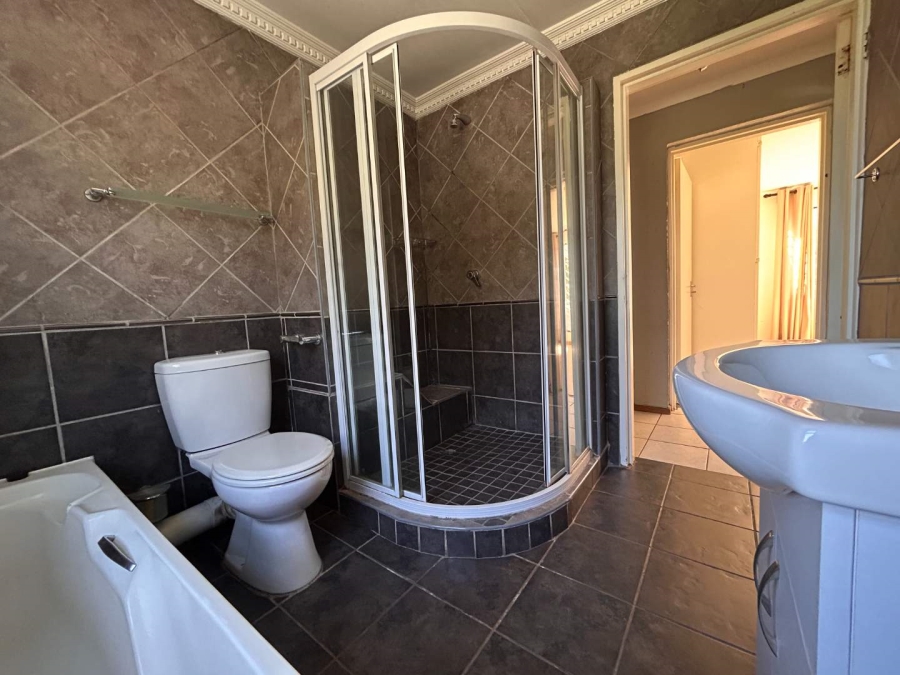 2 Bedroom Property for Sale in Bassonia Gauteng