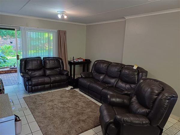 2 Bedroom Property for Sale in Die Hoewes Gauteng