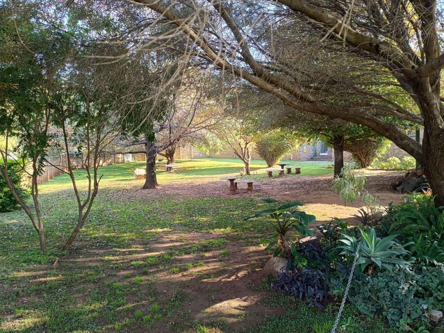 2 Bedroom Property for Sale in Die Hoewes Gauteng