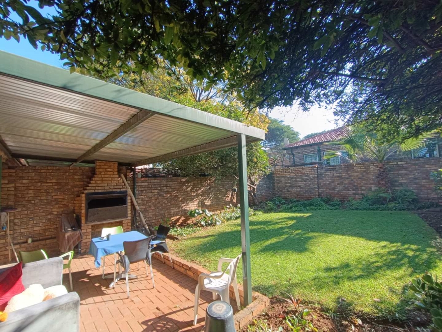 2 Bedroom Property for Sale in Die Hoewes Gauteng
