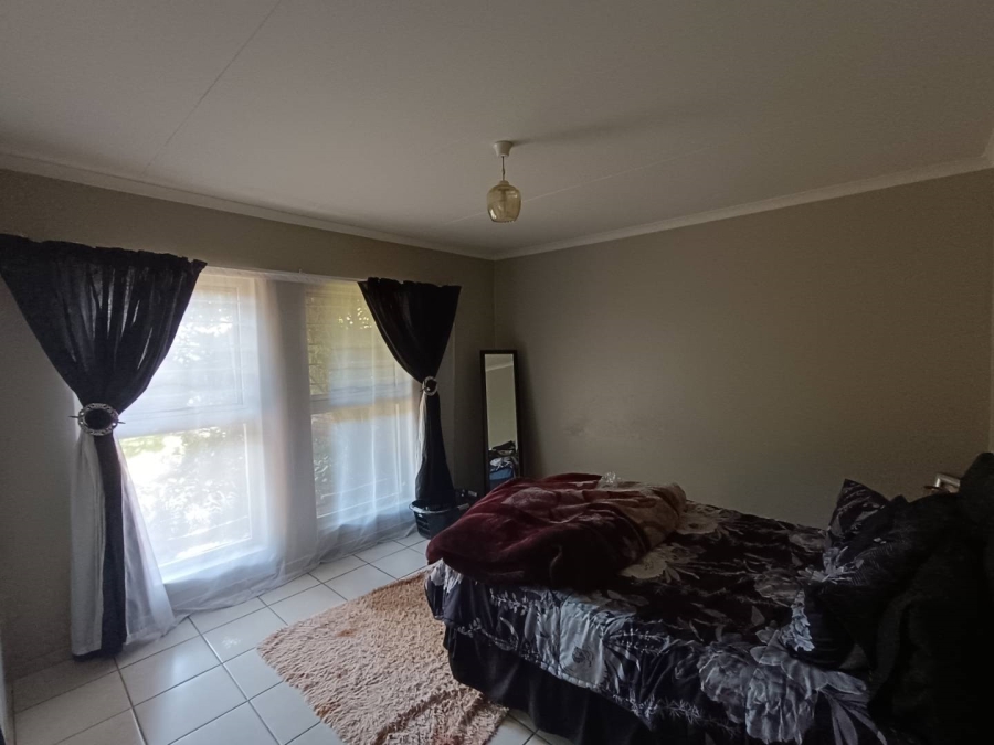 2 Bedroom Property for Sale in Die Hoewes Gauteng