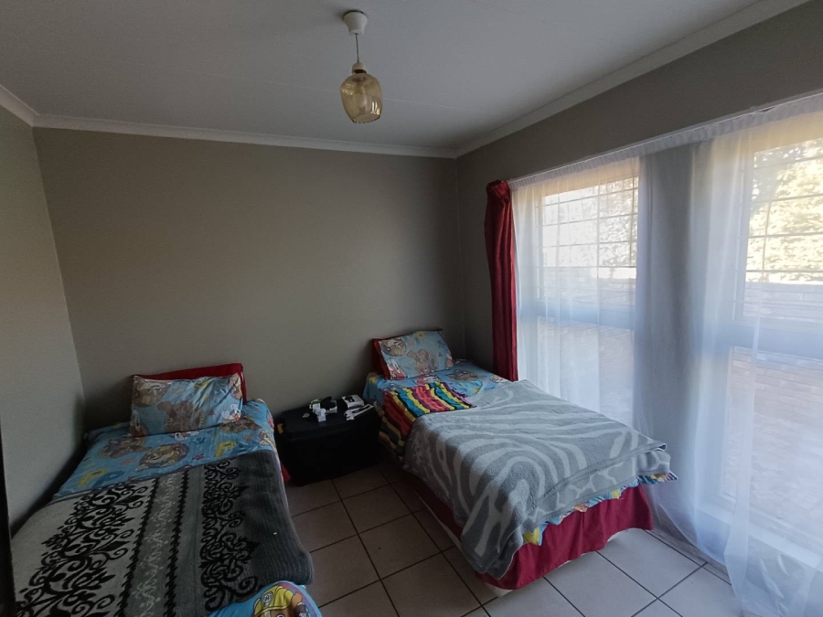 2 Bedroom Property for Sale in Die Hoewes Gauteng